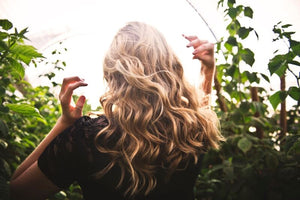 Das Geheimnis glänzender Haare: Die Vorteile von Vitamin C in Natapura Bio-Ölen